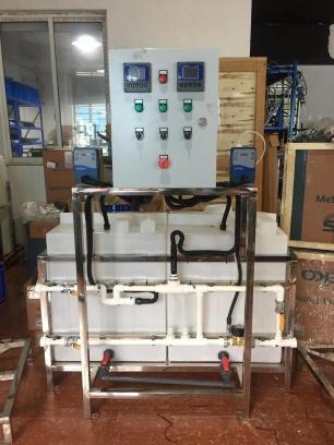 PLC循環水加藥裝置