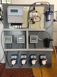 泳池水質(zhì)監(jiān)測(cè)PH，ORP，余氯，電導(dǎo)率，濁度，配加藥計(jì)量泵