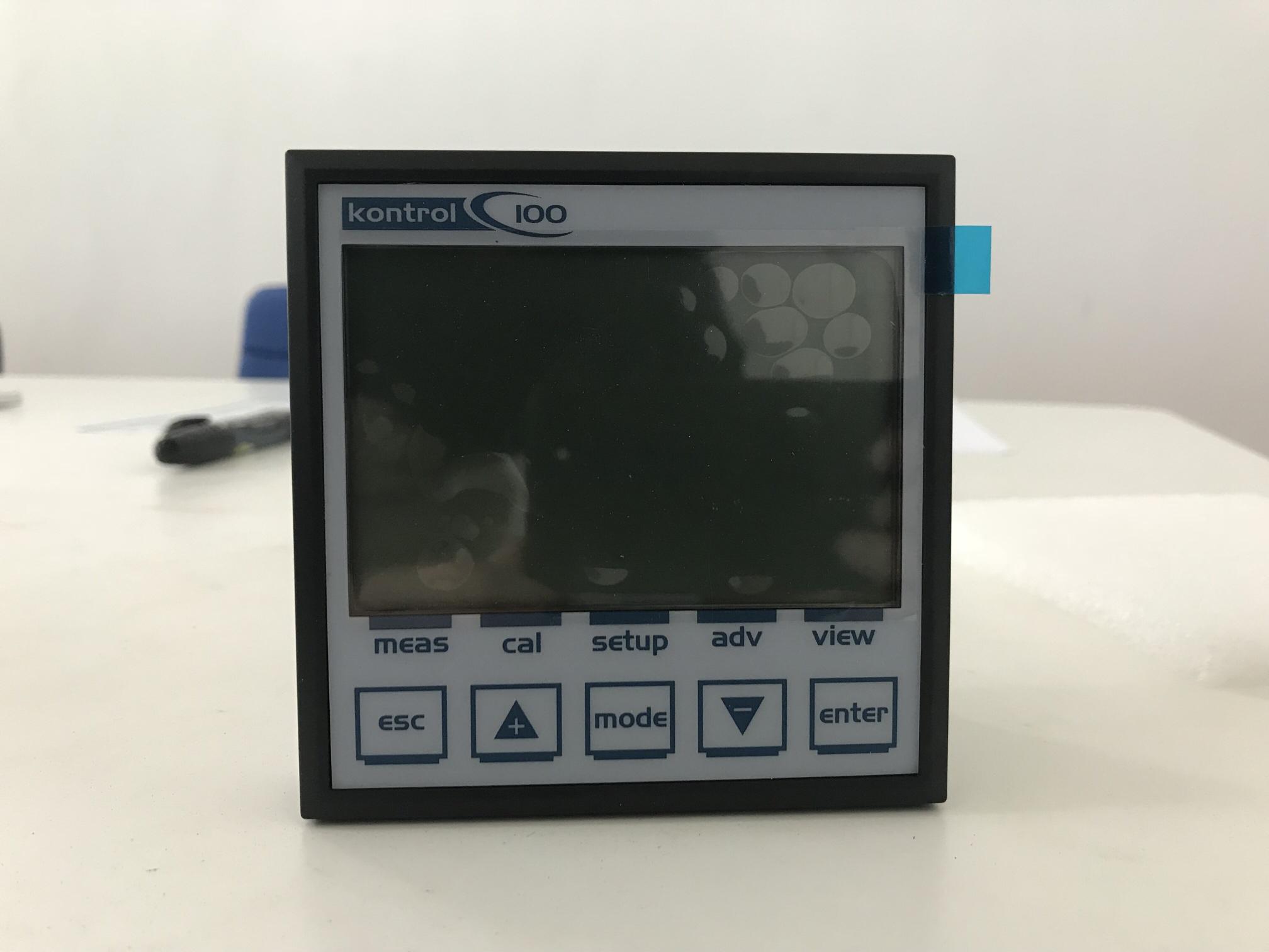 主板：圖像顯示128×64黑白，電源100-240Vac，50/60Hz，5W  外殼：尺寸144×144×42mm            材質(zhì)ABS  防護(hù)等級(jí)IP65            兩路繼電器輸出，自動(dòng)控制計(jì)量泵            兩路4-20mA電流輸出，數(shù)據(jù)可連接無線遠(yuǎn)程            MODBUS RTU通訊協(xié)議 RS485 數(shù)據(jù)可上傳、無線遠(yuǎn)程傳輸