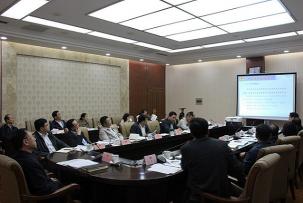 隨著經(jīng)濟(jì)的快速發(fā)展，工業(yè)發(fā)展的污水處理問(wèn)題日益突出。據(jù)統(tǒng)計(jì)，工業(yè)領(lǐng)域五大行業(yè)排放量均過(guò)億噸。在環(huán)保政策趨嚴(yán)的當(dāng)下，這一現(xiàn)狀可謂加速釋放了工業(yè)廢水處理市場(chǎng)。